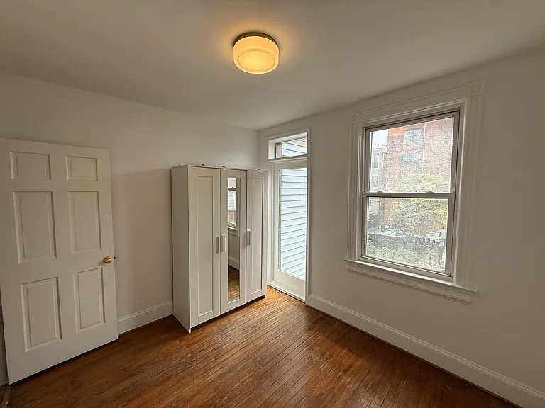1318 Girard St NW — Photo 36