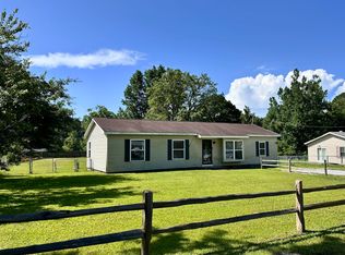 653 Queens Creek Rd, Hubert, NC 28539