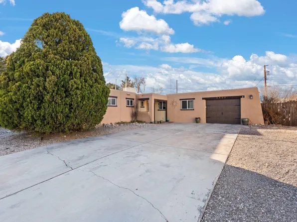5823 Avenida La Barranca NW, Albuquerque, NM 87114