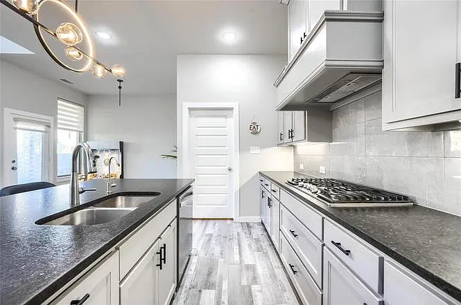 3300 Hawkins Ave — Photo 1