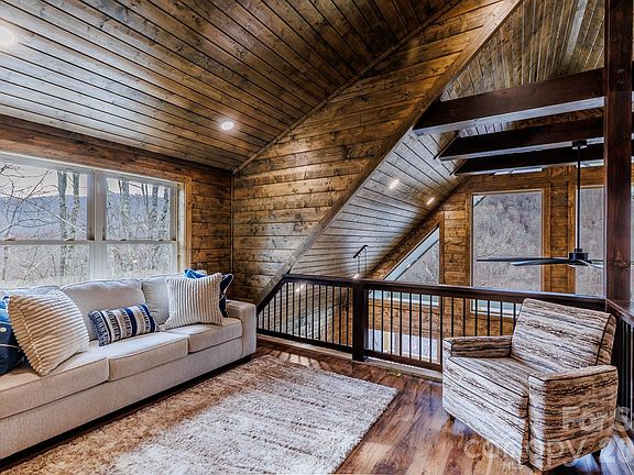 3rd image of 601 Tater Patch Rd