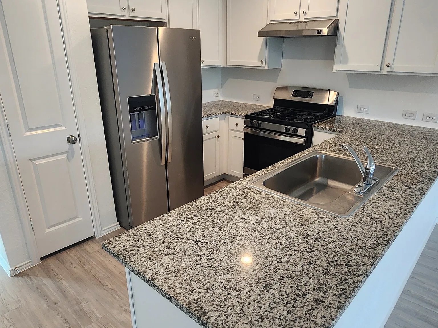 4 bed, 1627 sqft, $1,650 — Photo 3
