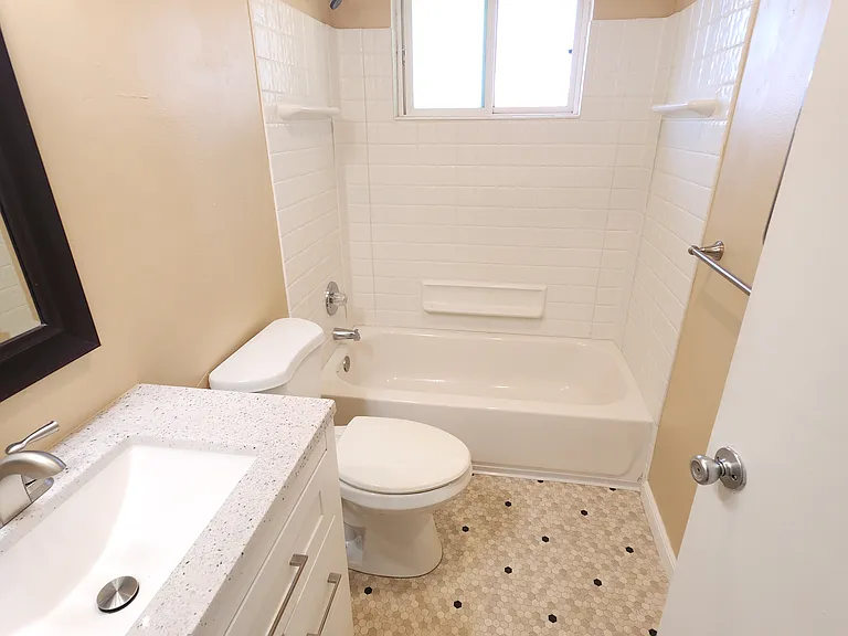 Arden Town Apartments — Photo 12