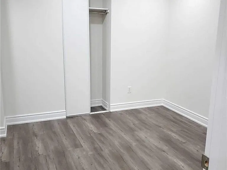 267 Hammersly Blvd — Photo 16