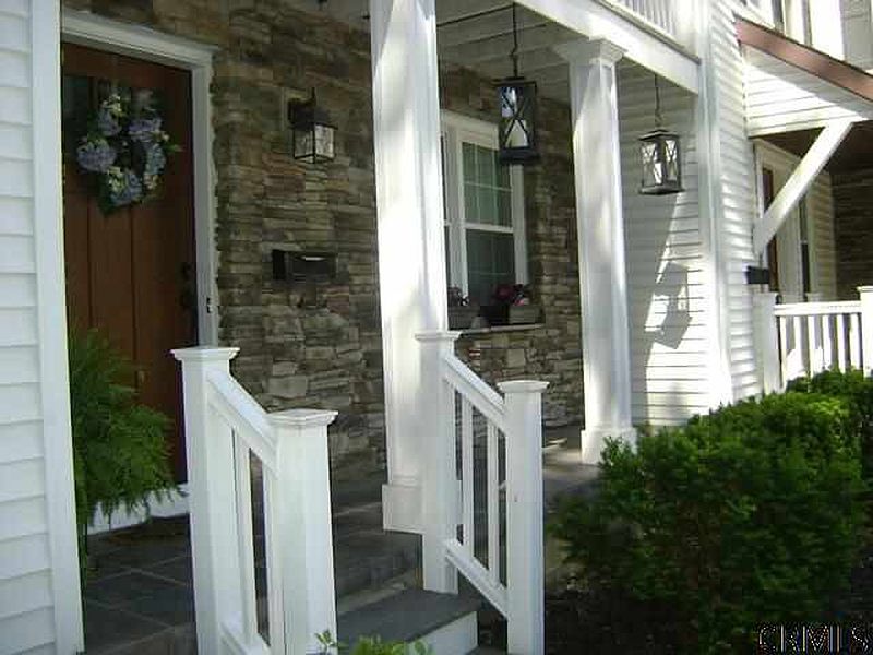 3rd image of 11-4 COTTAGE Street