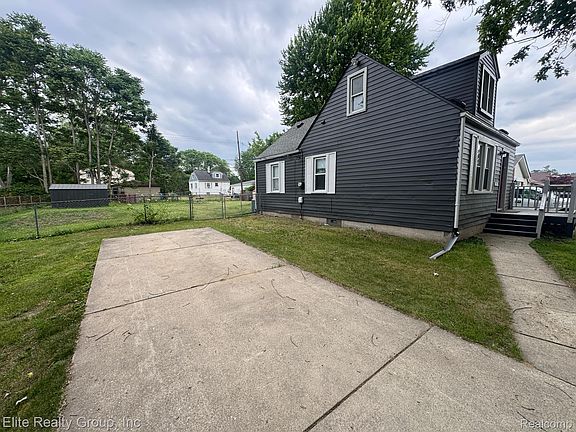 2nd image of 5990 Janet St