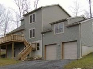 41 Round Lake Rd, Rhinebeck, NY 12572