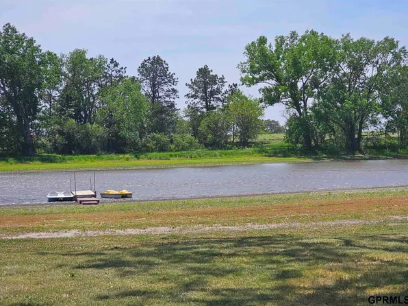 913 Road B, Henderson, NE 68371