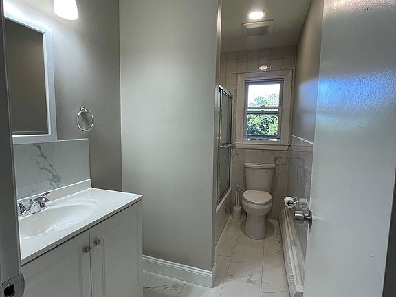 4th image of 508 Plain Hill Rd APT B3