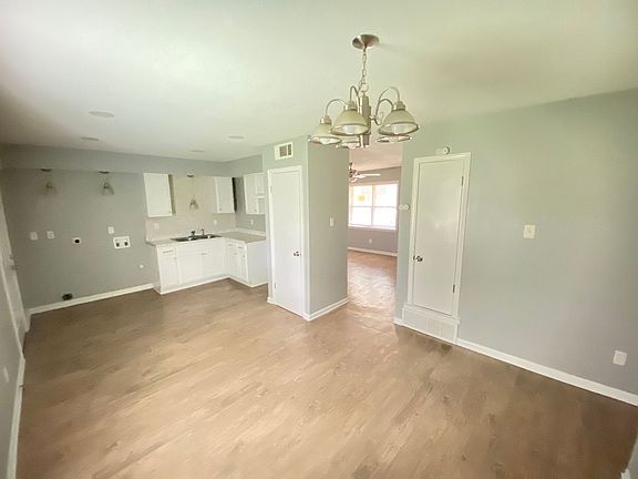 5th image of 4228 Brookway St