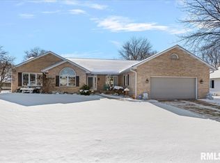 2612 Cedar Pond Dr, Springfield, IL 62702