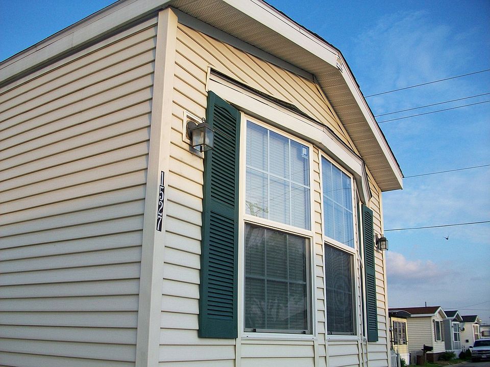 1st image of 1527 Robin Ave