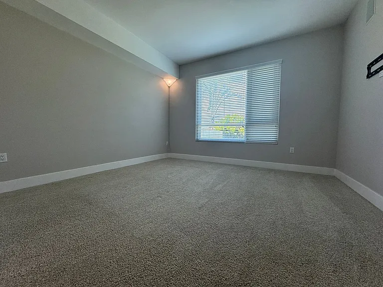 111 N 12th St #1315 — Photo 17