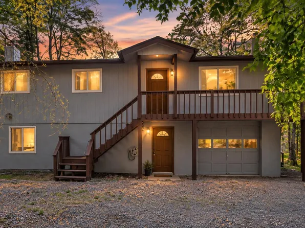 19 Conservancy Ct, Clifton Township, PA 18424
