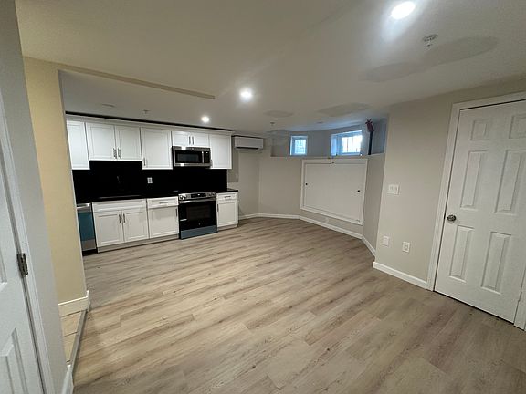 4th image of 6 Moreland St #A