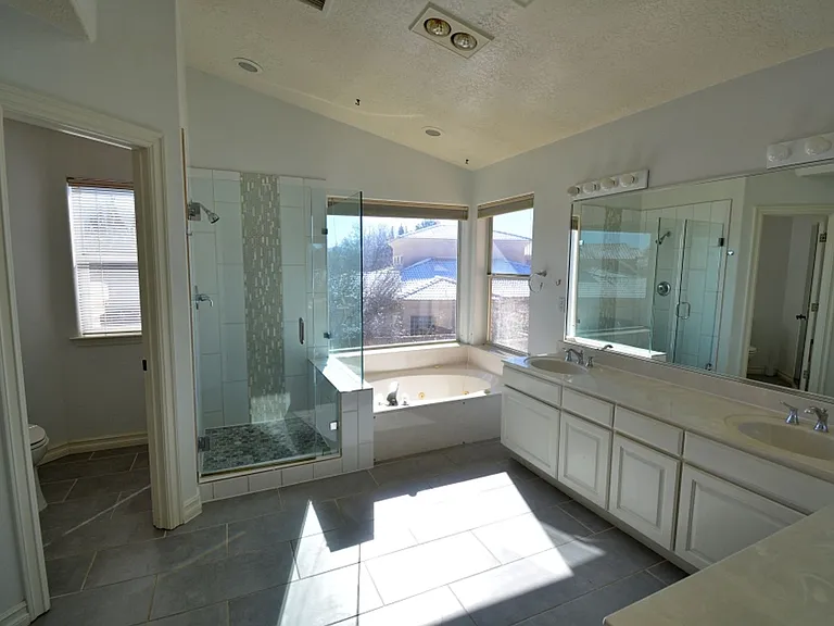 9204 Calistoga Ave NE — Photo 15