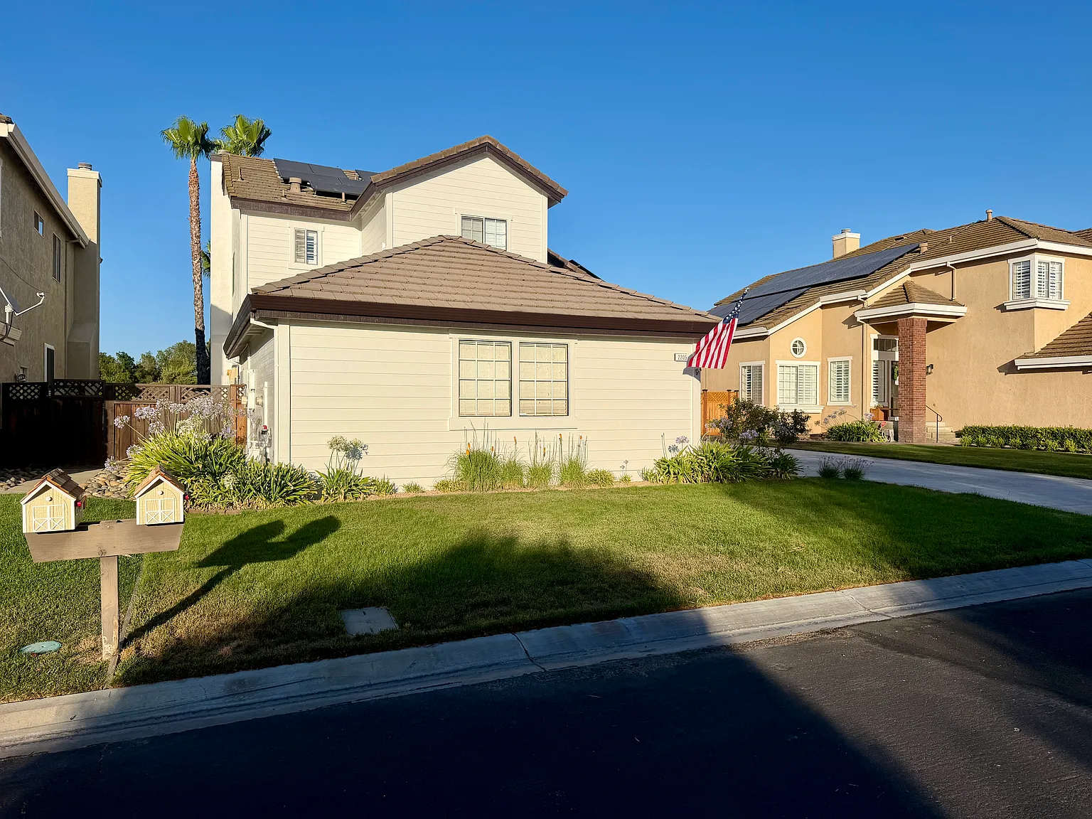 3 bed, 2646 sqft, $4,375 — Photo 2