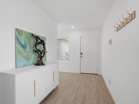 5th image of 6736 Bramblewood Dr