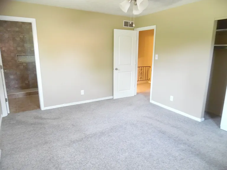 8760 Ashbrook Dr — Photo 25