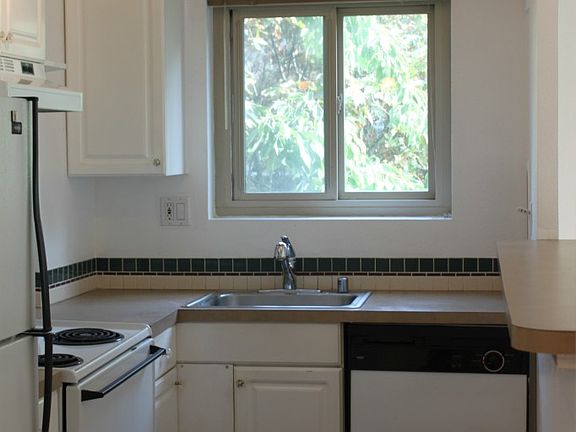 3rd image of 1400 Hubbell Pl APT 1213