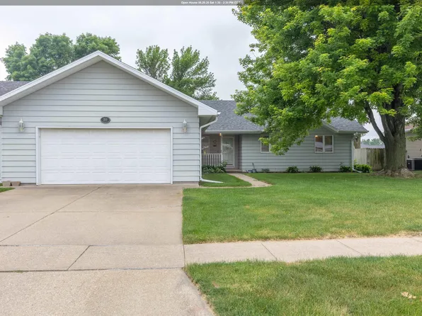 210 Carriage Ln, Sergeant Bluff, IA 51054