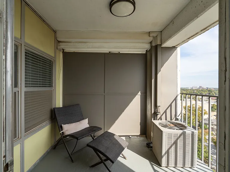 University Club Apartments — Photo 19