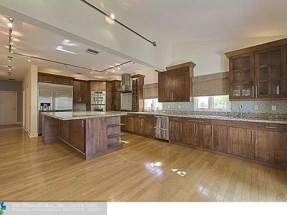 3rd image of 33 Pelican Dr