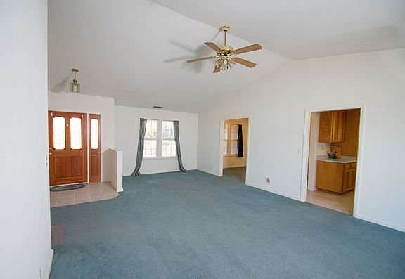 3rd image of 8460 Sherwood Blvd