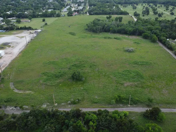 700 N Michigan St, Winfield, KS 67156