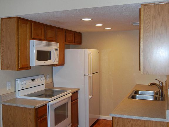 5th image of 3402 N 32ND Street #164