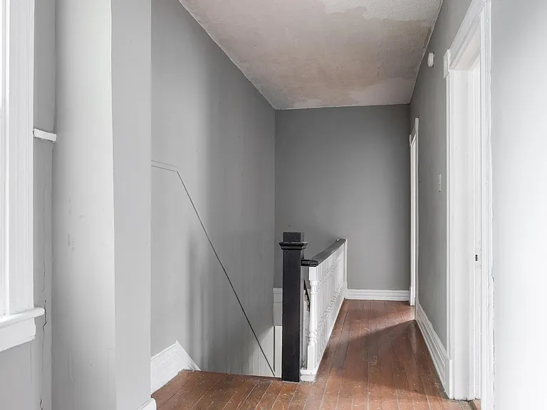 3017 Barton Ave — Photo 3