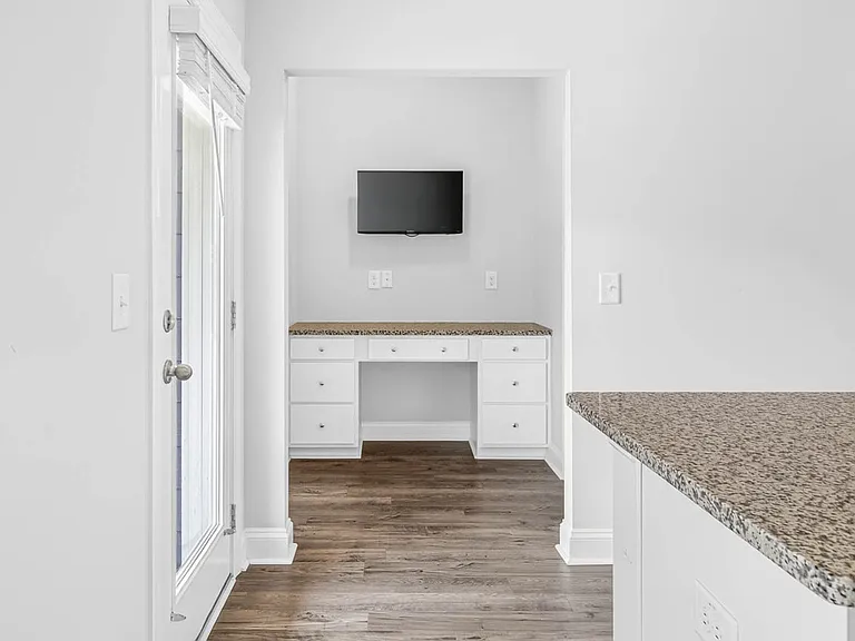 1155 Breadsell Ln — Photo 12