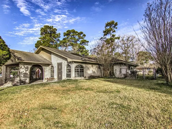 6431 Harcourt Dr, Houston, TX 77016