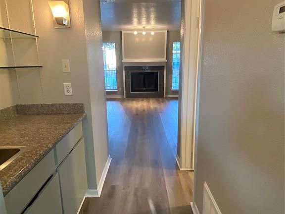 4th image of 3901 Woodchase Dr