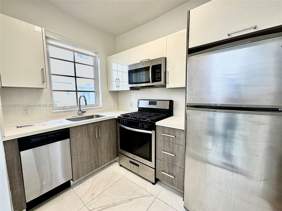 1st image of 829 16th St APT 15
