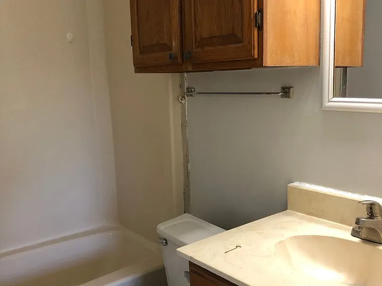 1147 Cornwell St — Photo 7