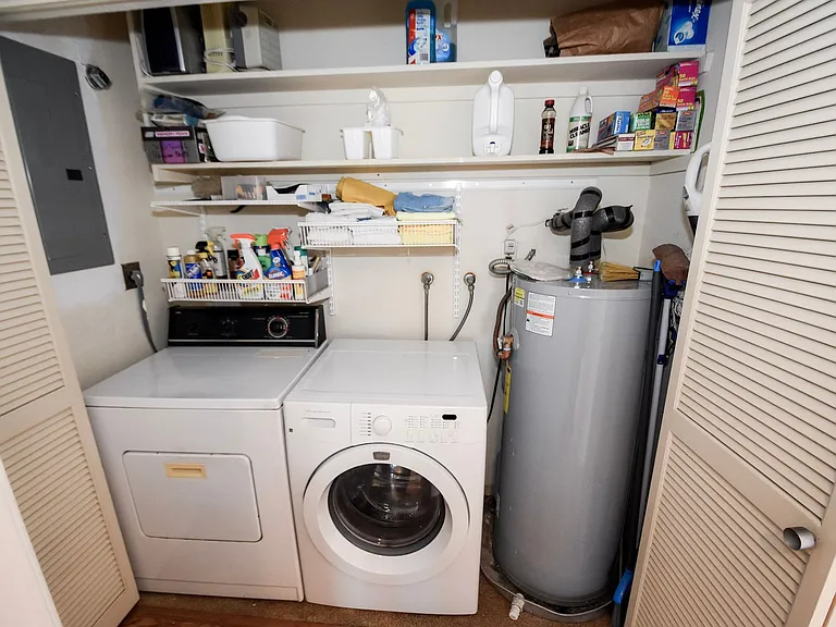 102 Antigua Ct — Photo 13
