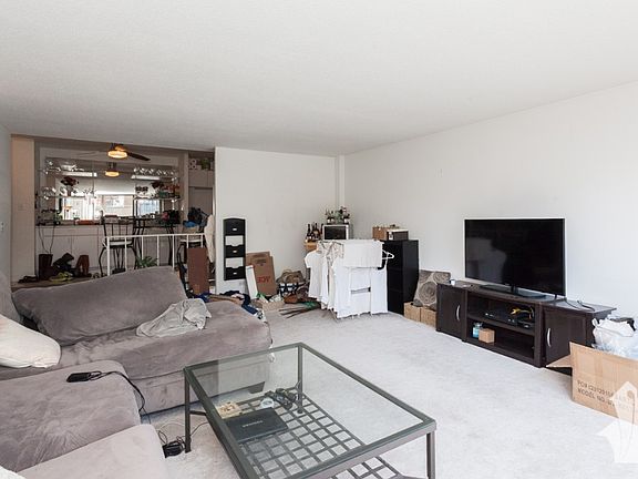4th image of 230 E Ontario St APT 2102
