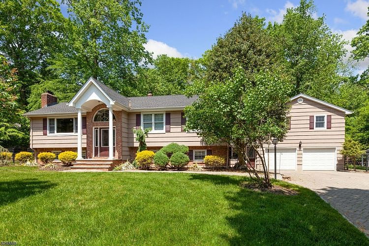 1st image of 123 Arcadia Rd