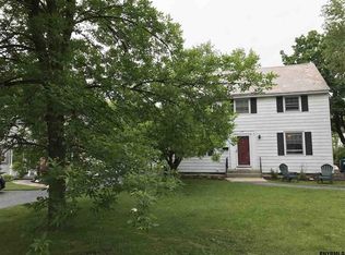 2317 Barcelona Rd, Niskayuna, NY 12309