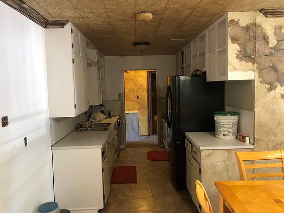 5th image of 2513 Halifax Ave