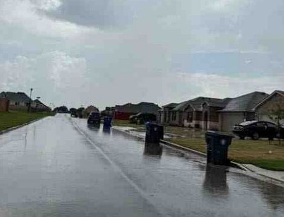 Exterior Neighborhood (street photo)