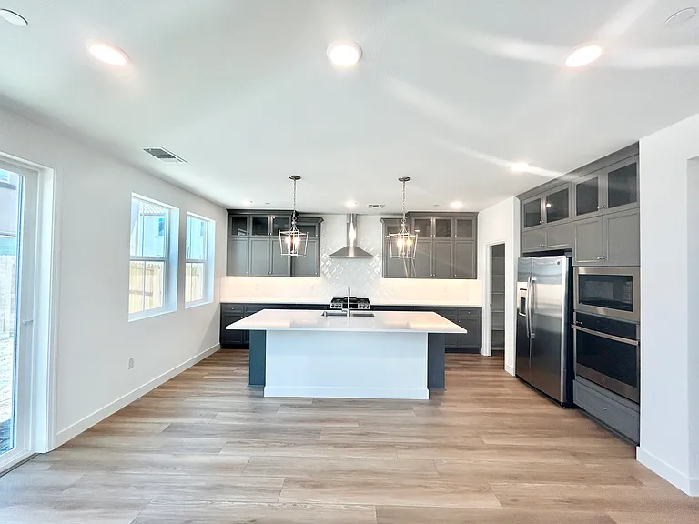 367 Glass Beach Dr — Photo 3