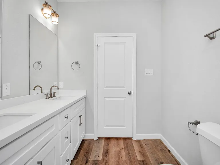 2355 Hoskins Dr — Photo 35
