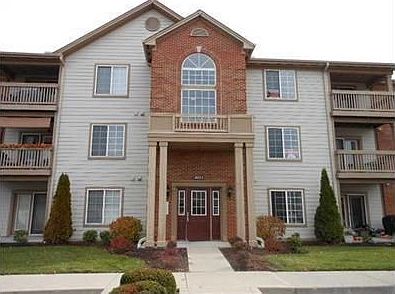 3rd image of 8921 Hunters Creek Dr