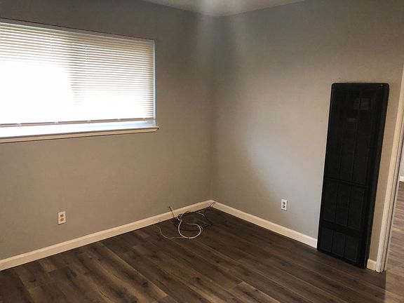 2nd image of 2210 Michigan Blvd #0