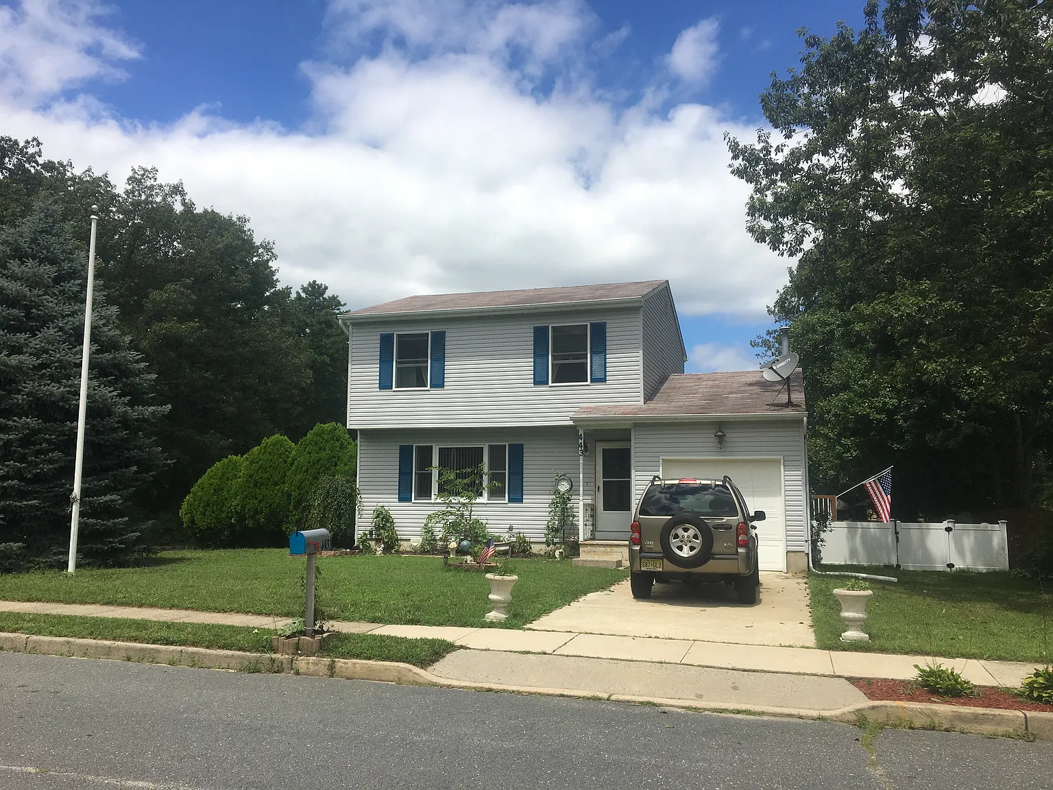 443 Mulberry Pl photo 1