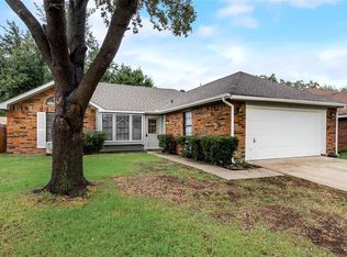 2333 Belton Dr, Arlington, TX 76018
