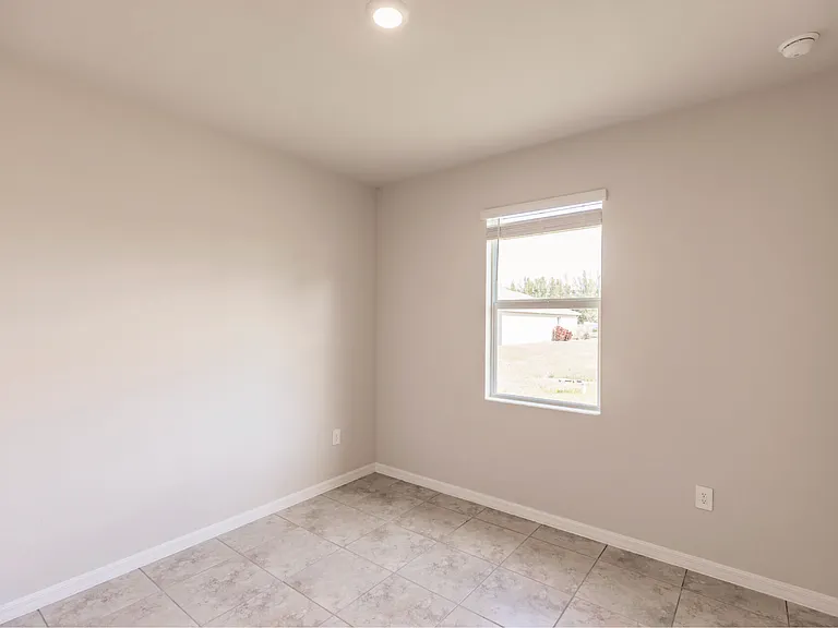 3603 NE 12th Ct — Photo 9