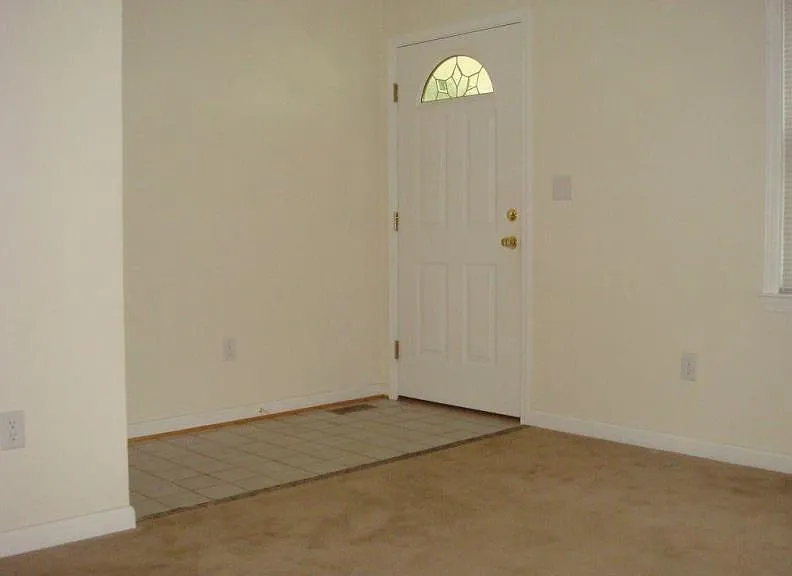 Beautiful Three Bedroom Two Full Bathroom Home Available in Radford — Photo 3